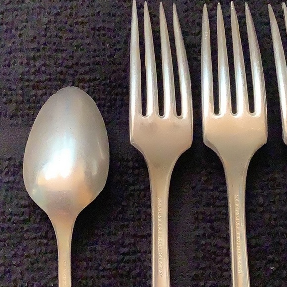 Encore 3 forks 2 spoon Simeon L & George H Rogers Oneida Ltd. - Picture 9 of 16